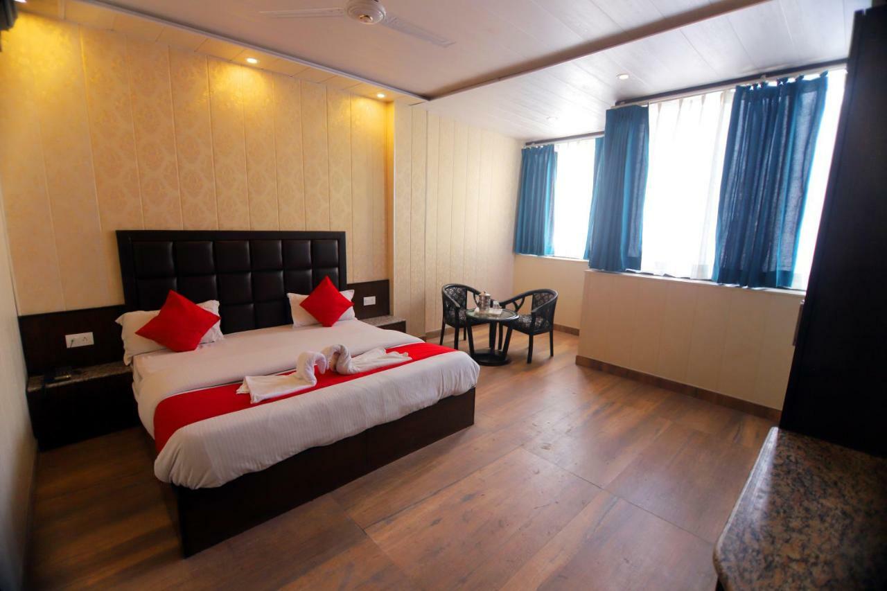Hotel Sk International Risikés Kültér fotó
