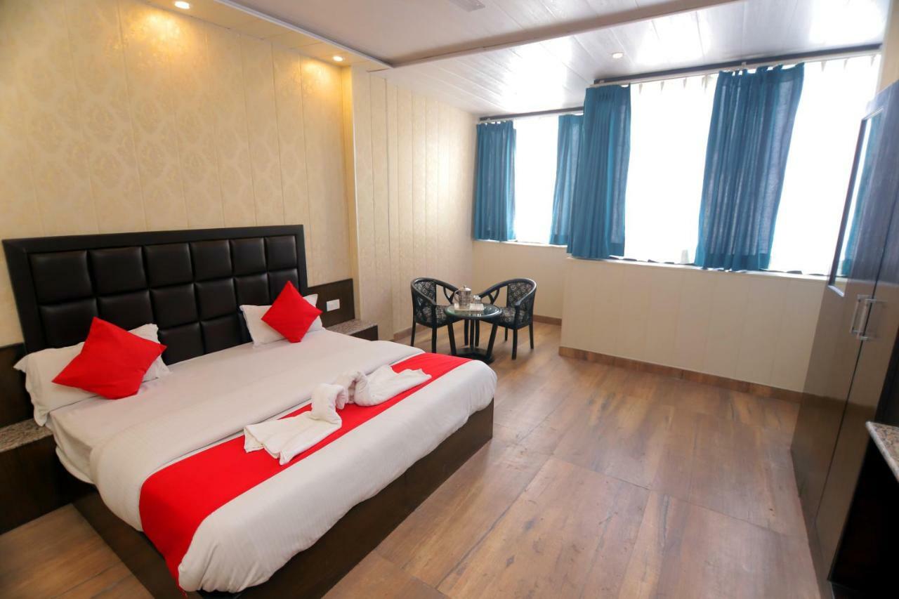Hotel Sk International Risikés Kültér fotó