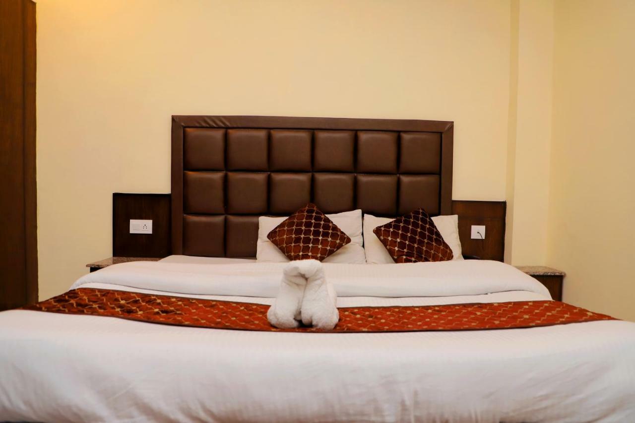 Hotel Sk International Risikés Kültér fotó