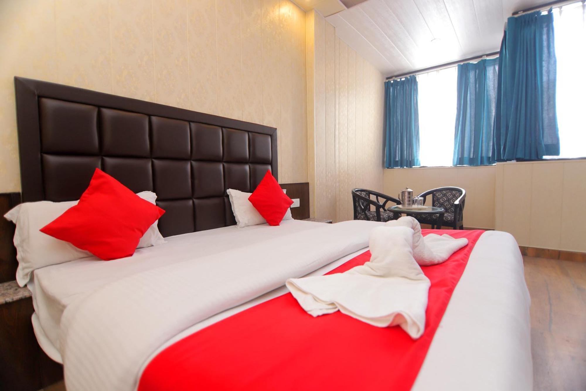 Hotel Sk International Risikés Kültér fotó